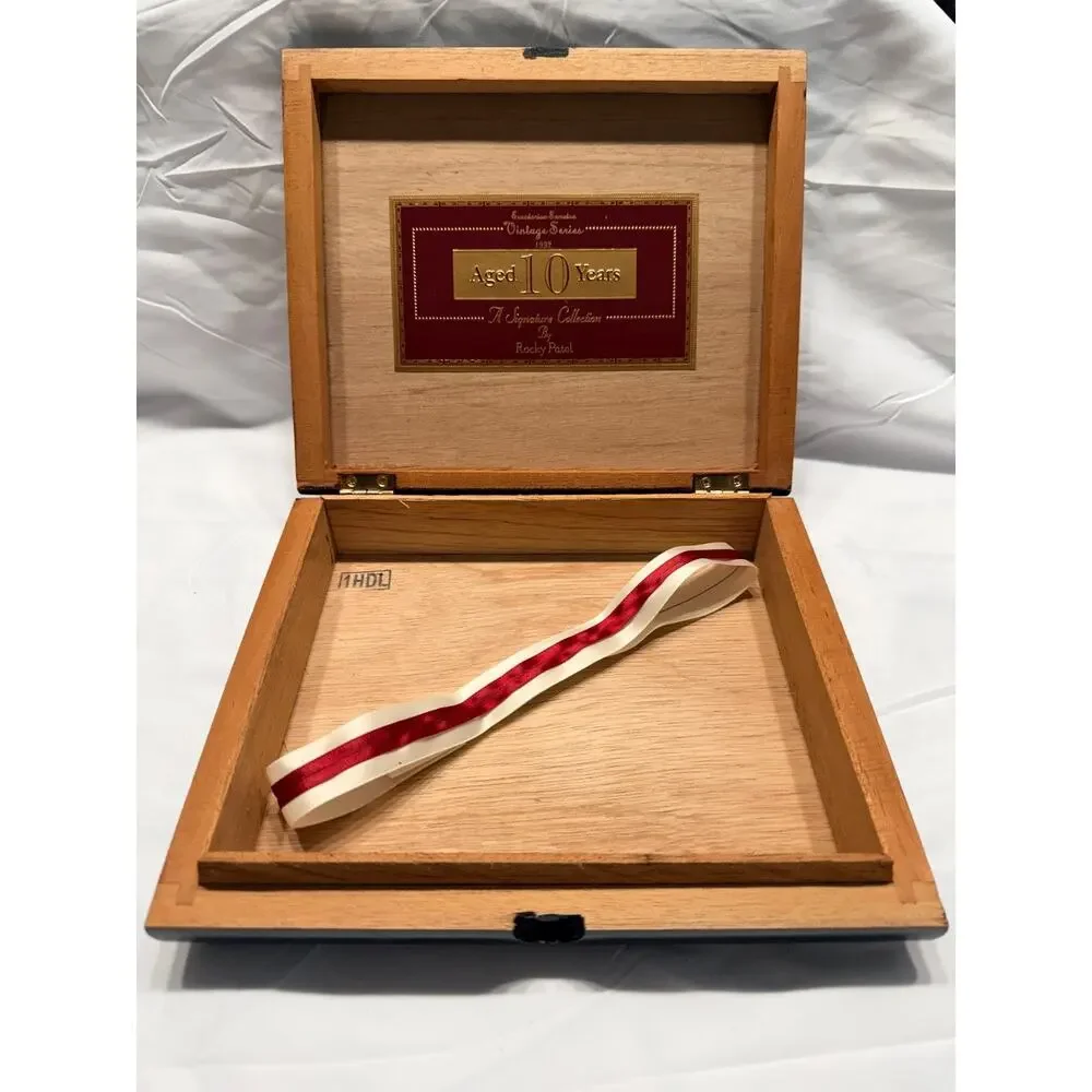 Rocky Patel Vintage 1992 Aged 10 Years Empty Wooden Cigar Box Black Lacquer
